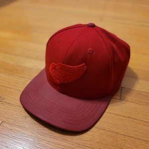 Unique Detroit Red Wing Snapback Cap